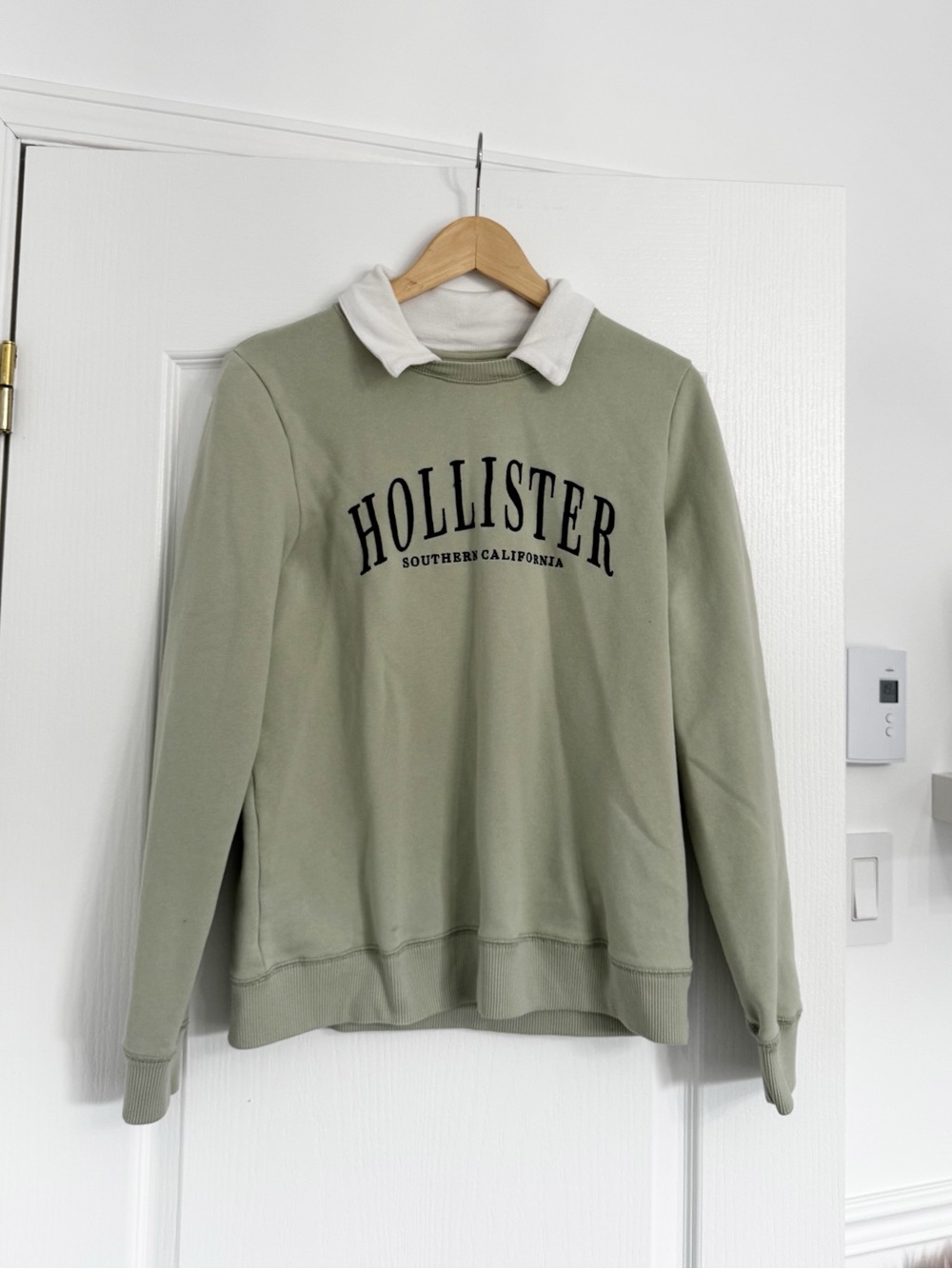 HOLLISTER | Light Sage Green Collared Pullover